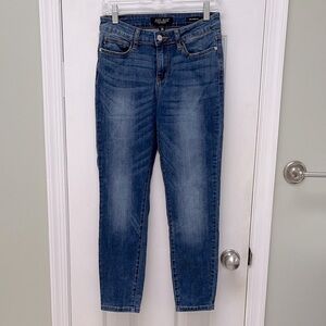 Judy Blue relaxed fit ankle crop skinny stretch jeans - size 28